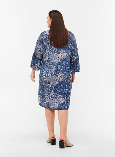 Viskosklänning med 3/4 ärmar och tryck, Asian Blue print, Model image number 1