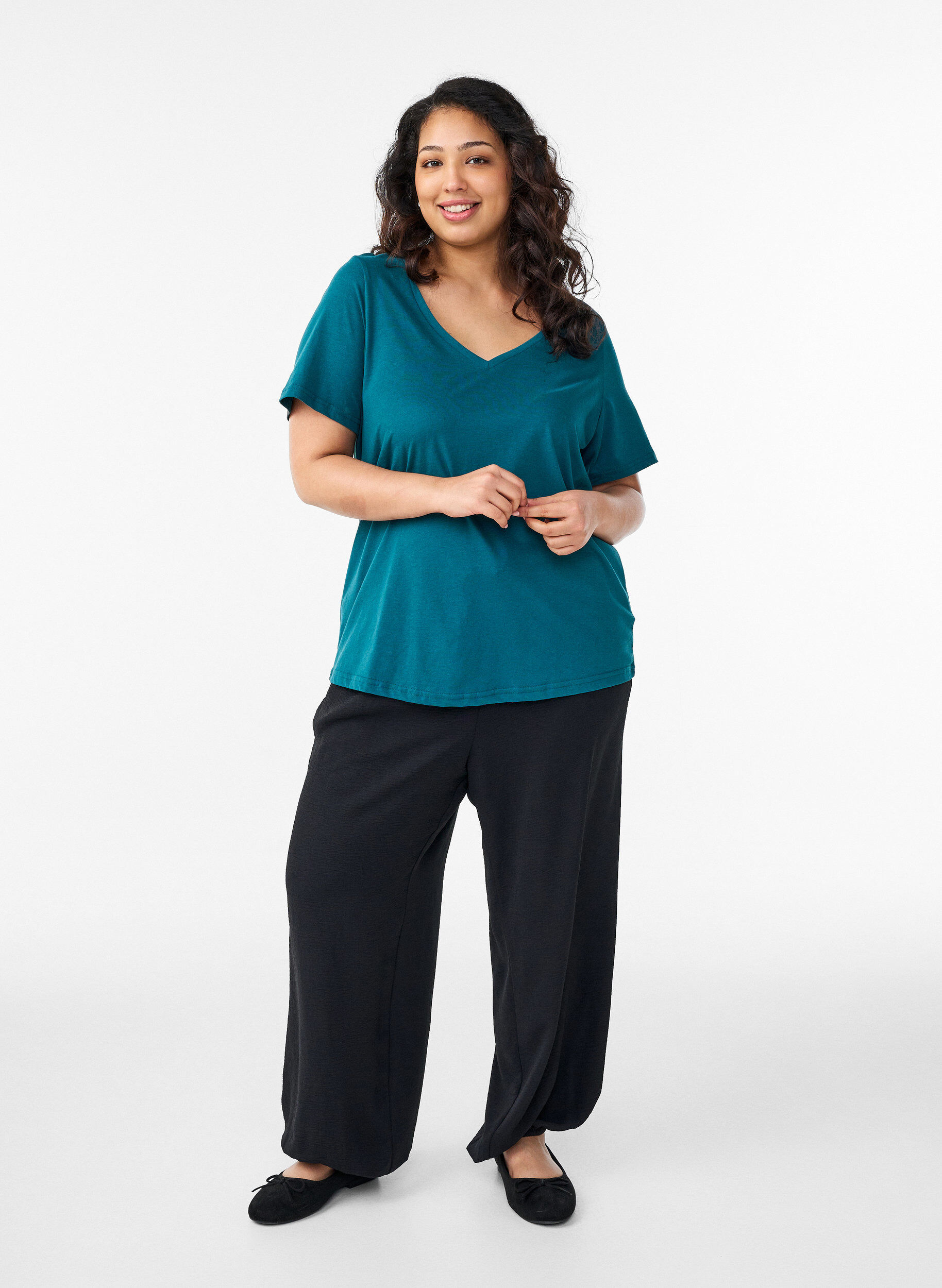 ZizziT-shirt med v-ringning, Gr&ouml;n, Model image number 1