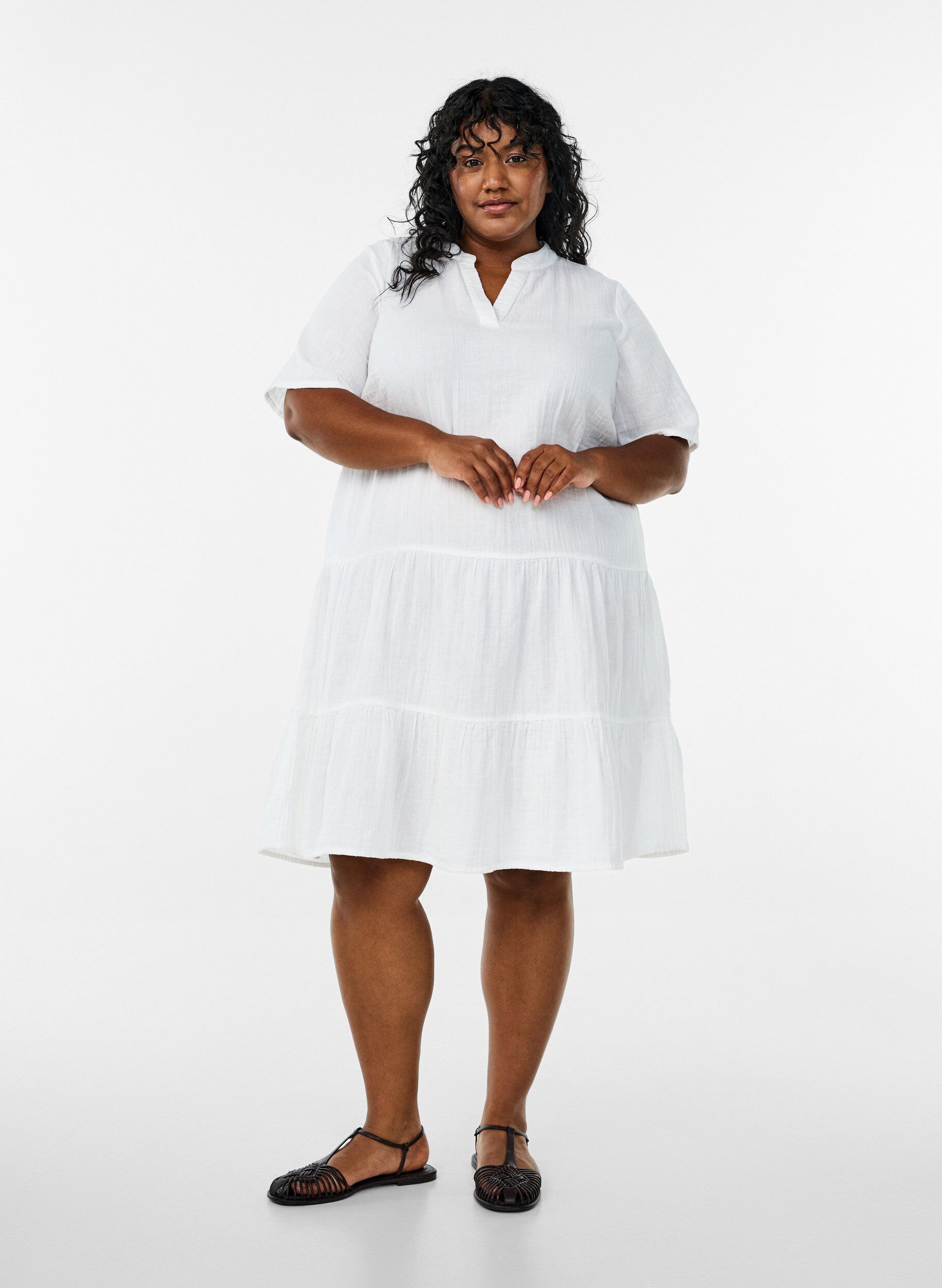 ZizziKort a-linjeformad kl&auml;nning i bomullsmuslin, Vit, Model image number 1
