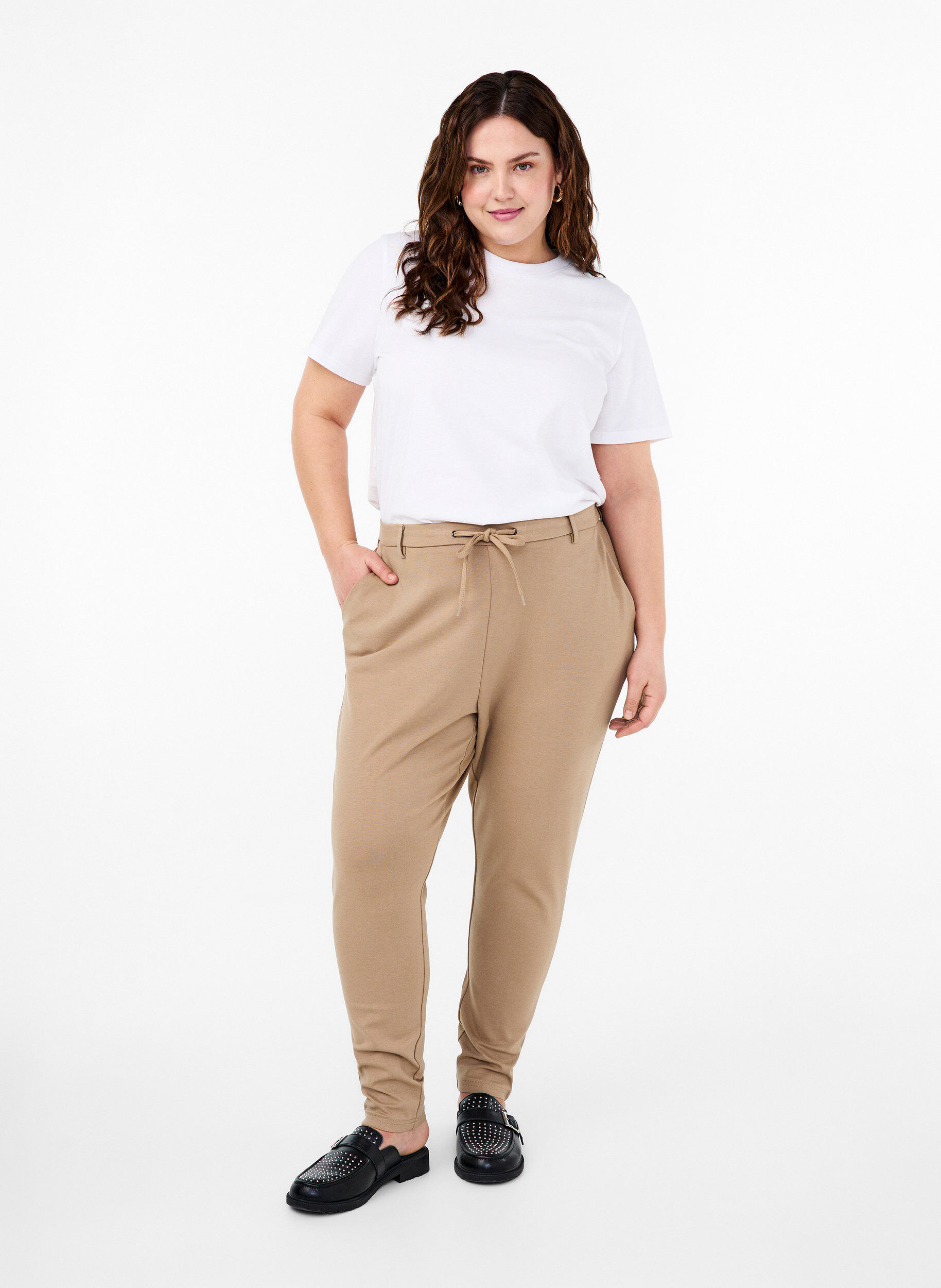 Zizzi Croppade Maddison-byxor, Beige, Model image number 0