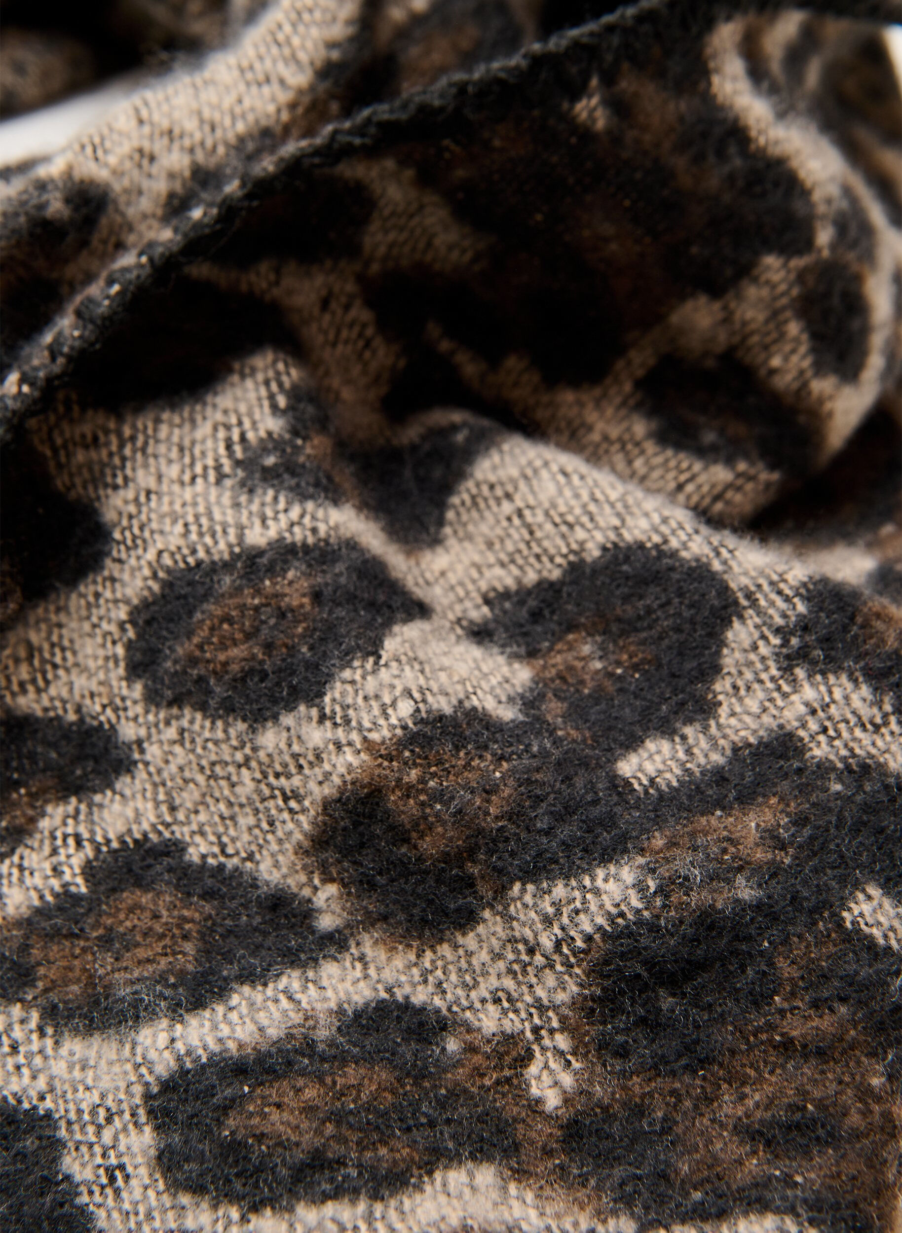 Zizzi Mjuk halsduk med m&ouml;nster och varma f&auml;rger, Brun, Packshot image number 1