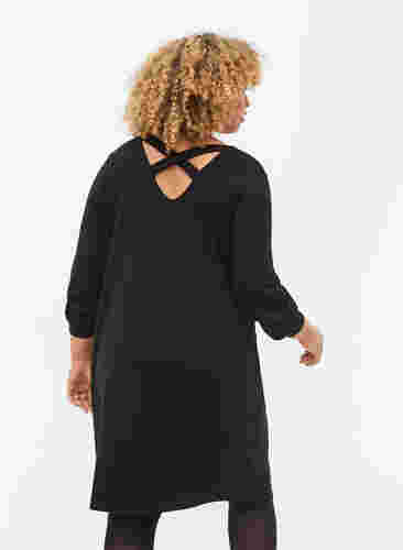 Långärmad klänning med korsad rygg, Black, Model image number 1
