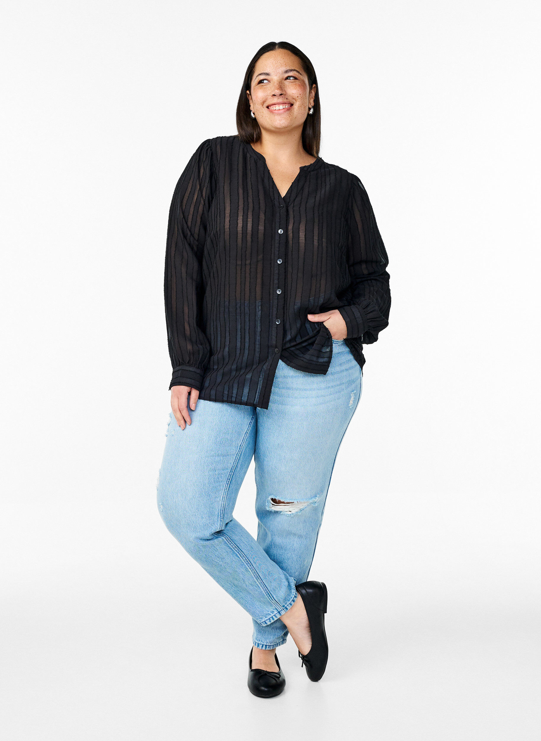 Zizzi Randig skjortablus med transparenta r&auml;nder, Svart, Model image number 1