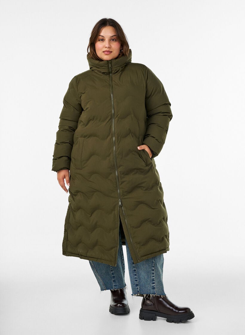 L&aring;ng pufferjacka med huva och v&aring;gm&ouml;nster, Gr&ouml;n, Model