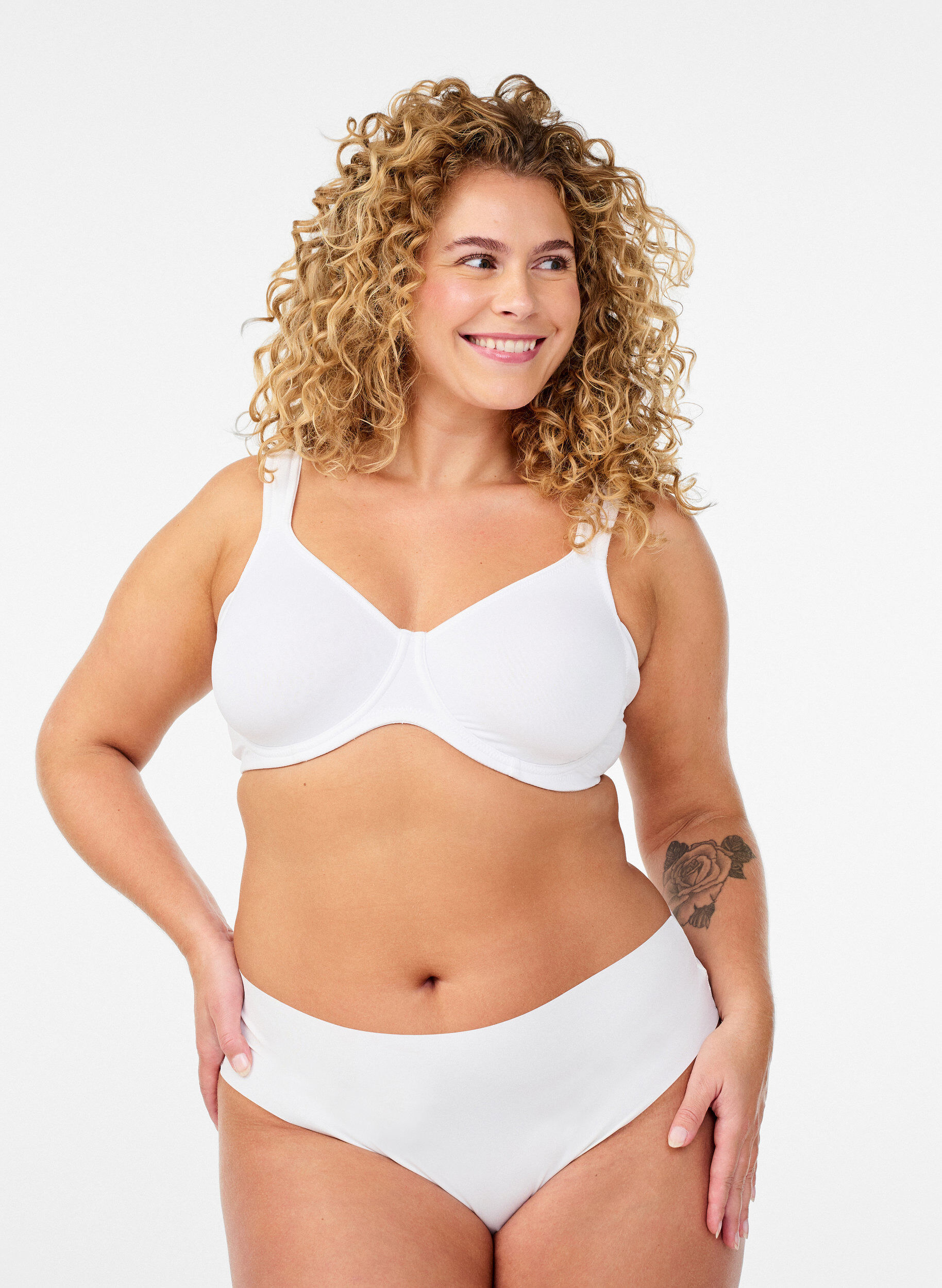 ZizziComfort-BH med bygel och formpressade kupor, Vit, Model image number 1