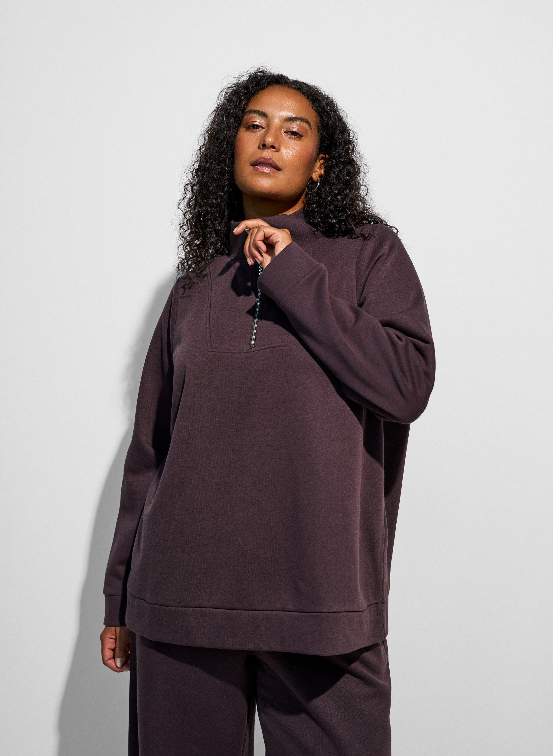 ZizziSweatshirt med h&ouml;g krage och dragkedja, Brun, Model image number 3
