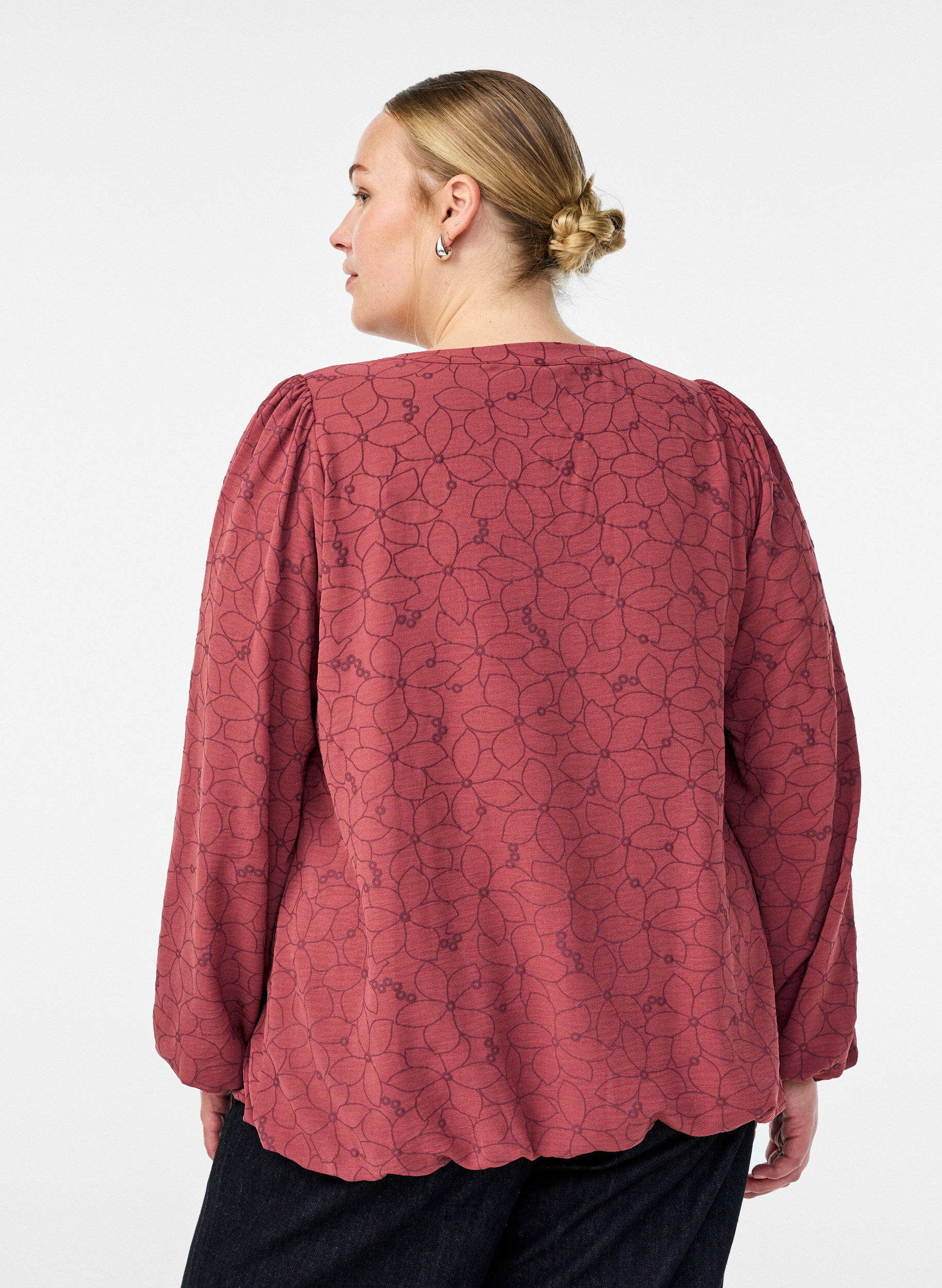 Zizzi L&aring;ng&auml;rmad blus med blombroderi, Rosa, Model image number 2