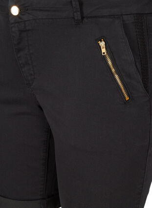 Figurnära shorts med fickor, Black, Packshot image number 2