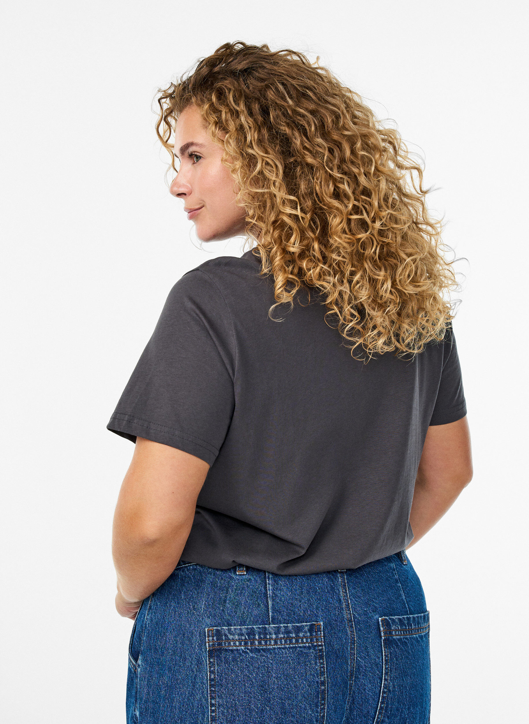 Zizzi T-shirt i bomull med tryck framtill, Gr&aring;, Model image number 2