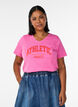 T-shirt i ekologisk bomull med varsity-tryck och v-ringning, Rosa, Model image number 0