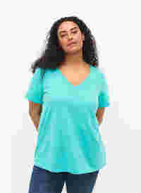 Kortärmad t-shirt med v-hals, Turquoise, Model