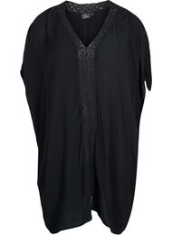 Strandklänning i viskos med spetsdetaljer, Black