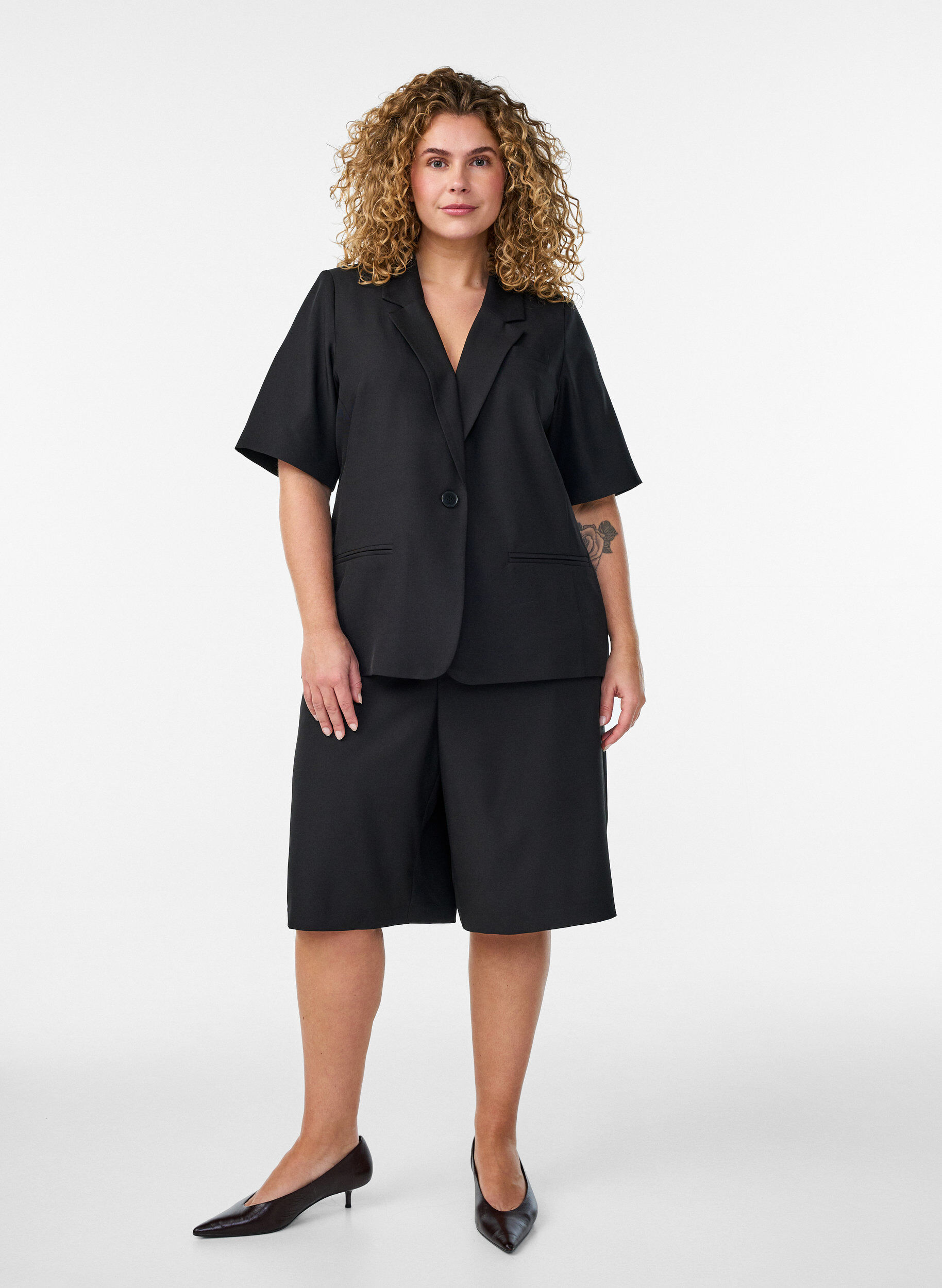 ZizziL&ouml;sa Bermudashorts med h&ouml;g midja, Svart, Model image number 1