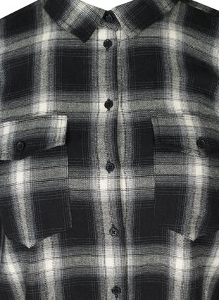 Rutig skjorta med bröstfickor, Black checked, Packshot image number 2