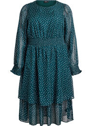 Midiklänning i chiffong med prickigt mönster, Grön
