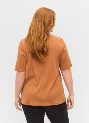 T-shirt med knappar, Pecan Brown, Model image number 1