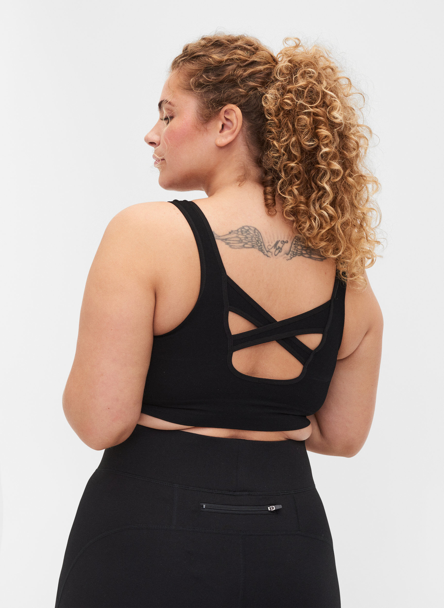 Zizzi Ribbad sport-bh med korsad rygg, Black, Model image number 1