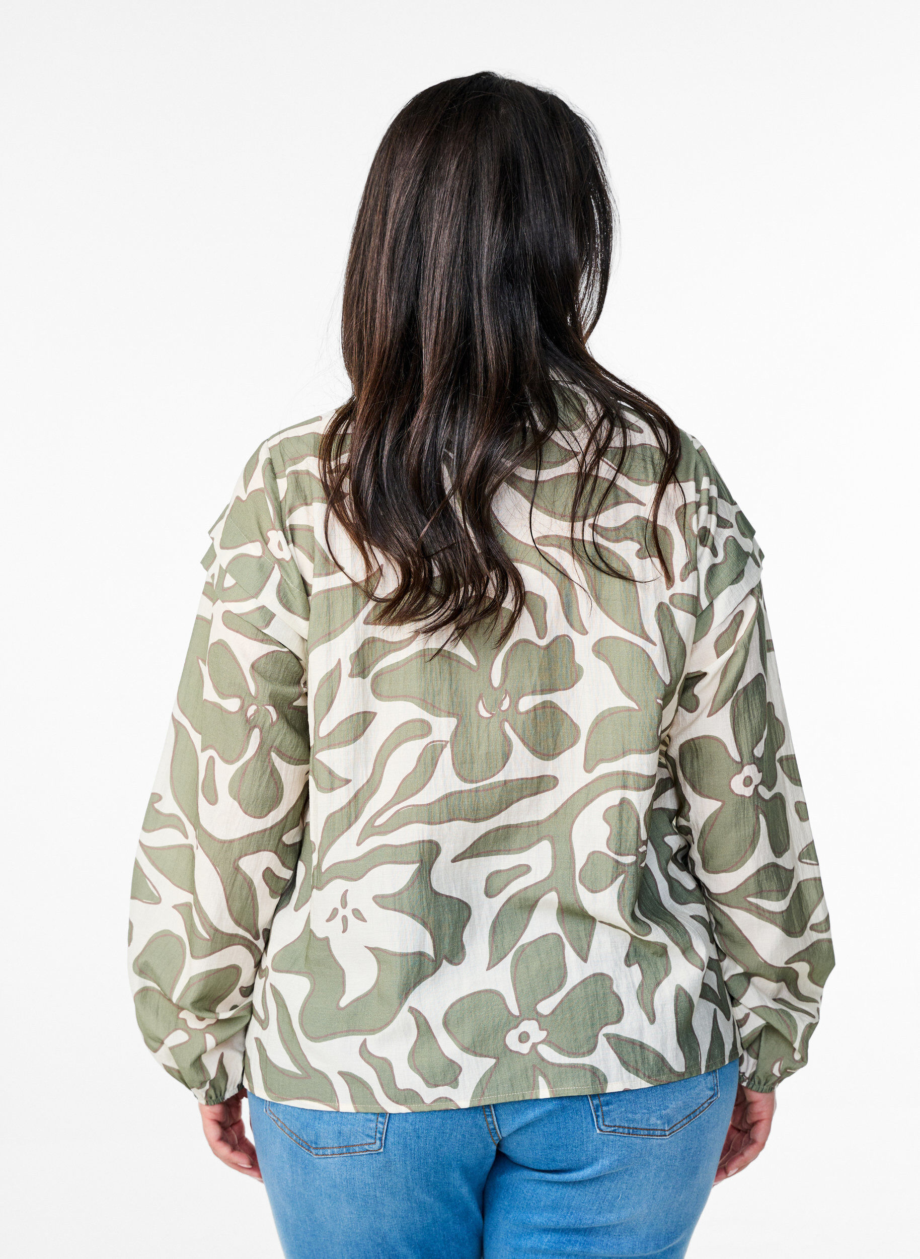 Zizzi Skjortablous med tryck och volangdetaljer, Gr&ouml;n, Model image number 2