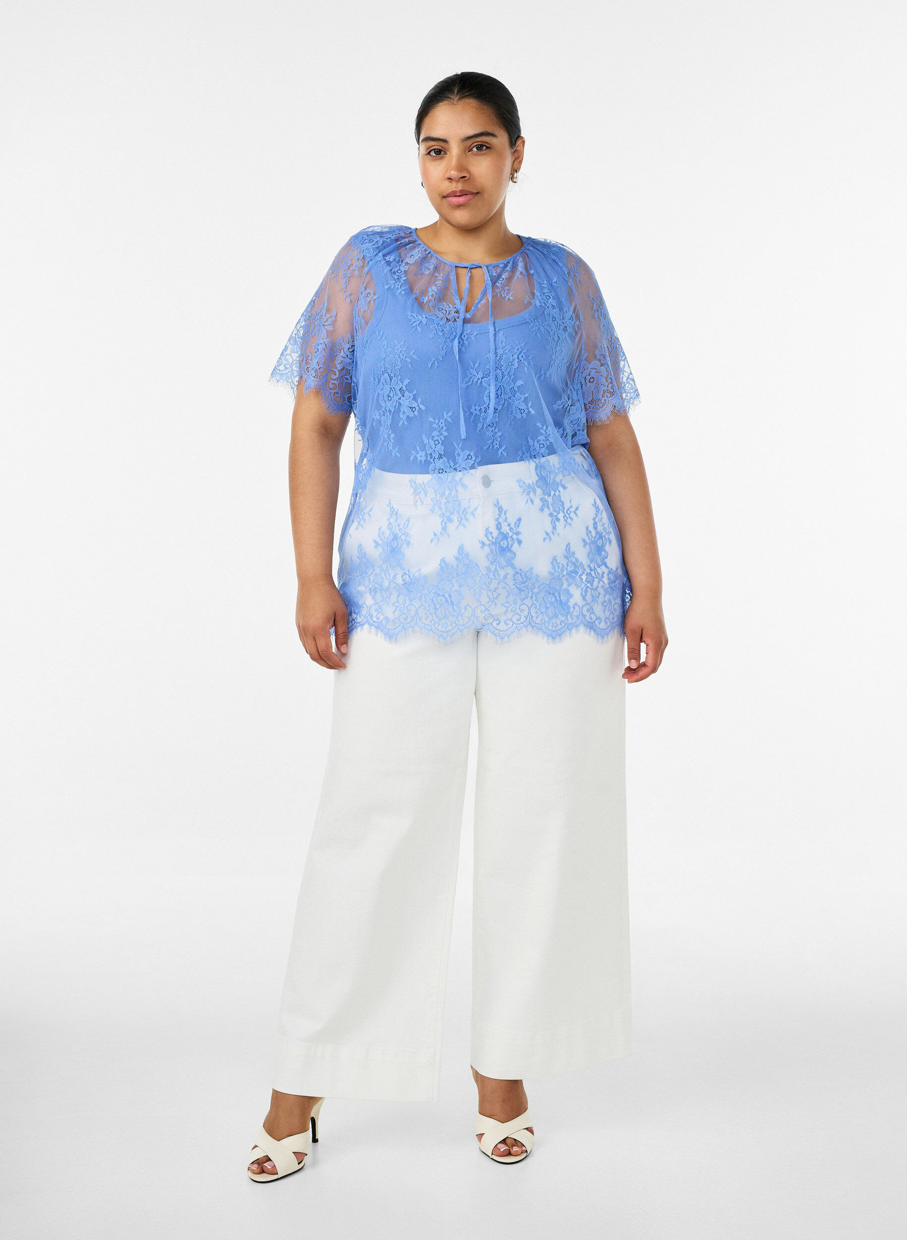 ZizziKort&auml;rmad blus i spets med knytning, Lila, Model image number 1