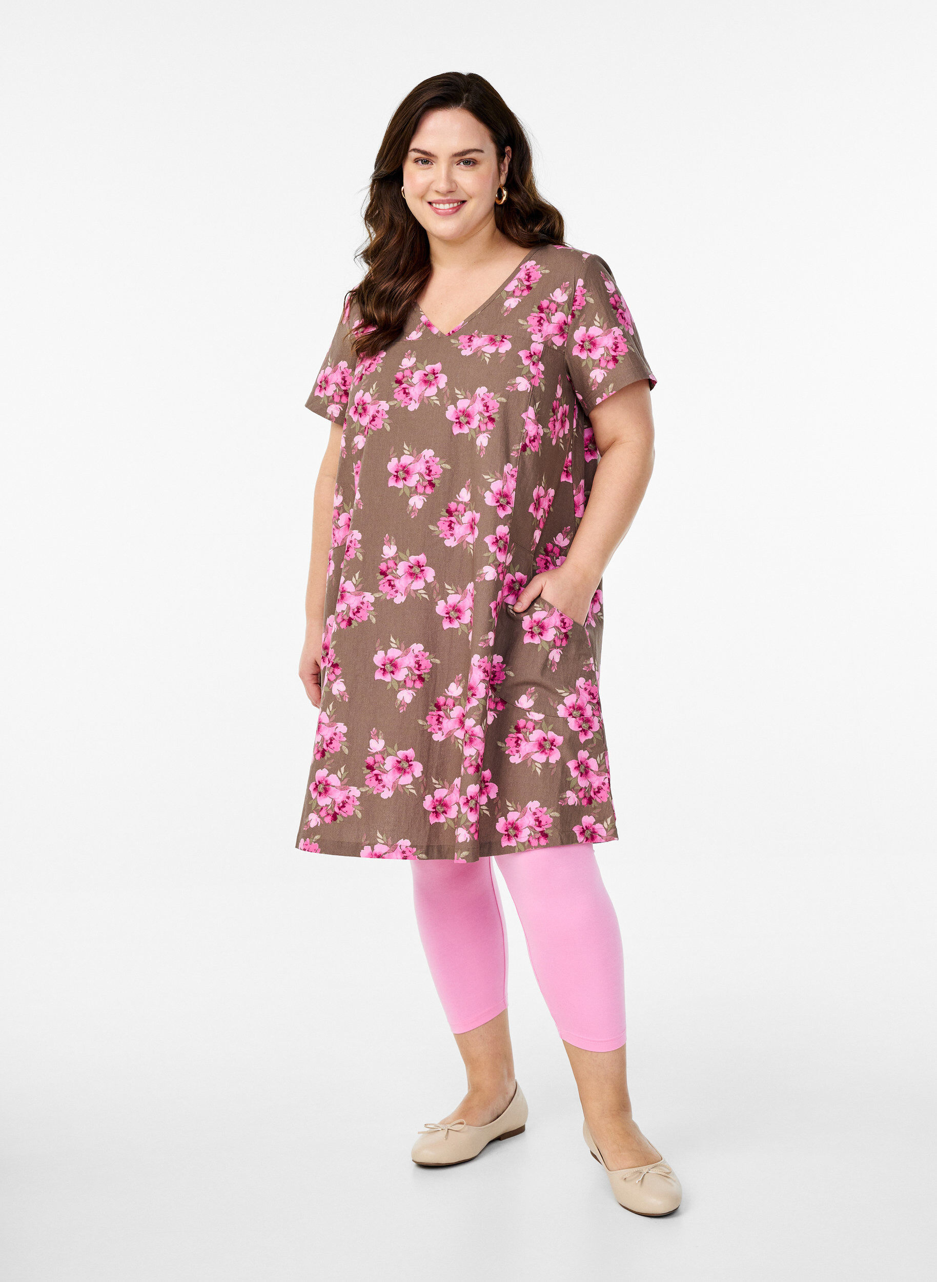 Zizzi Kort a-linjeformad kl&auml;nning med leopardm&ouml;nster, Brun, Model image number 1