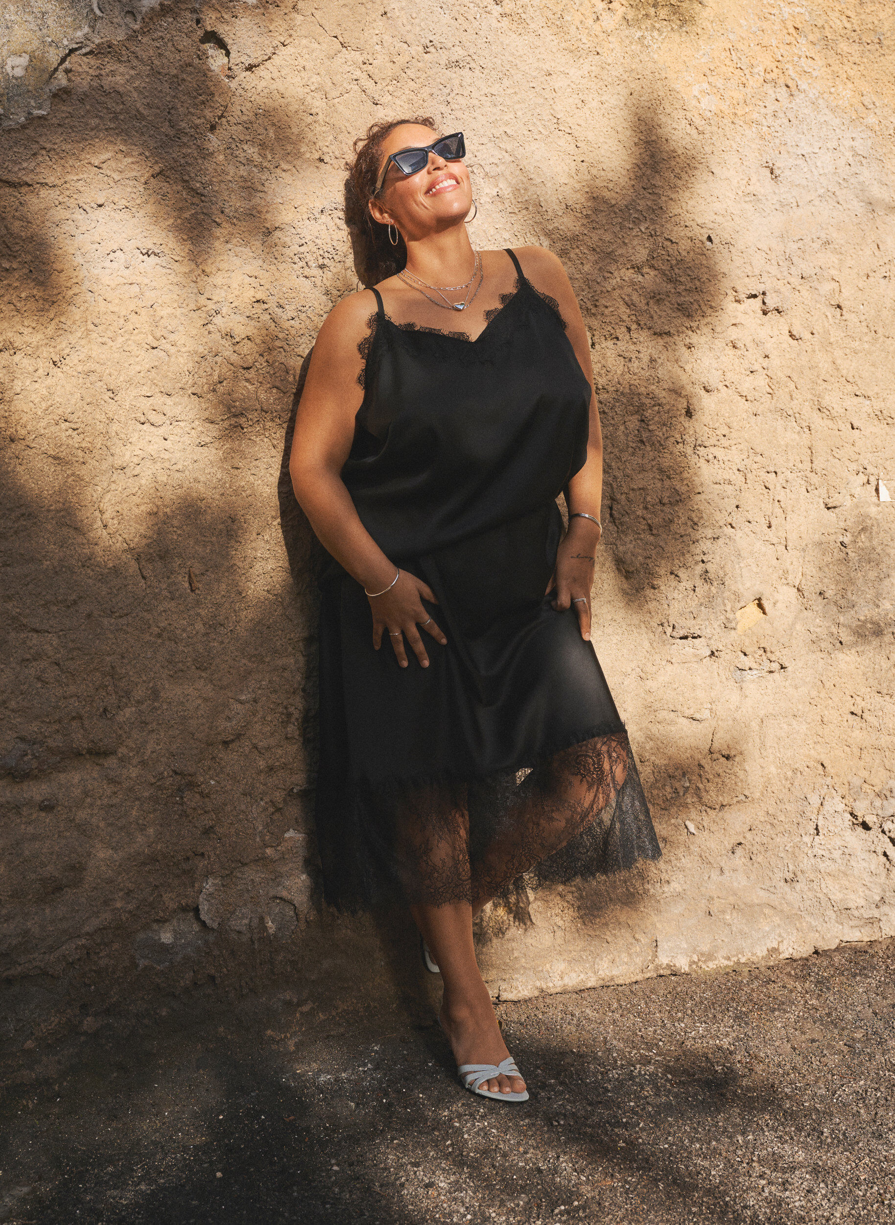 Zizzi Kjol i satinlook med spetskant, Svart, Image image number 0