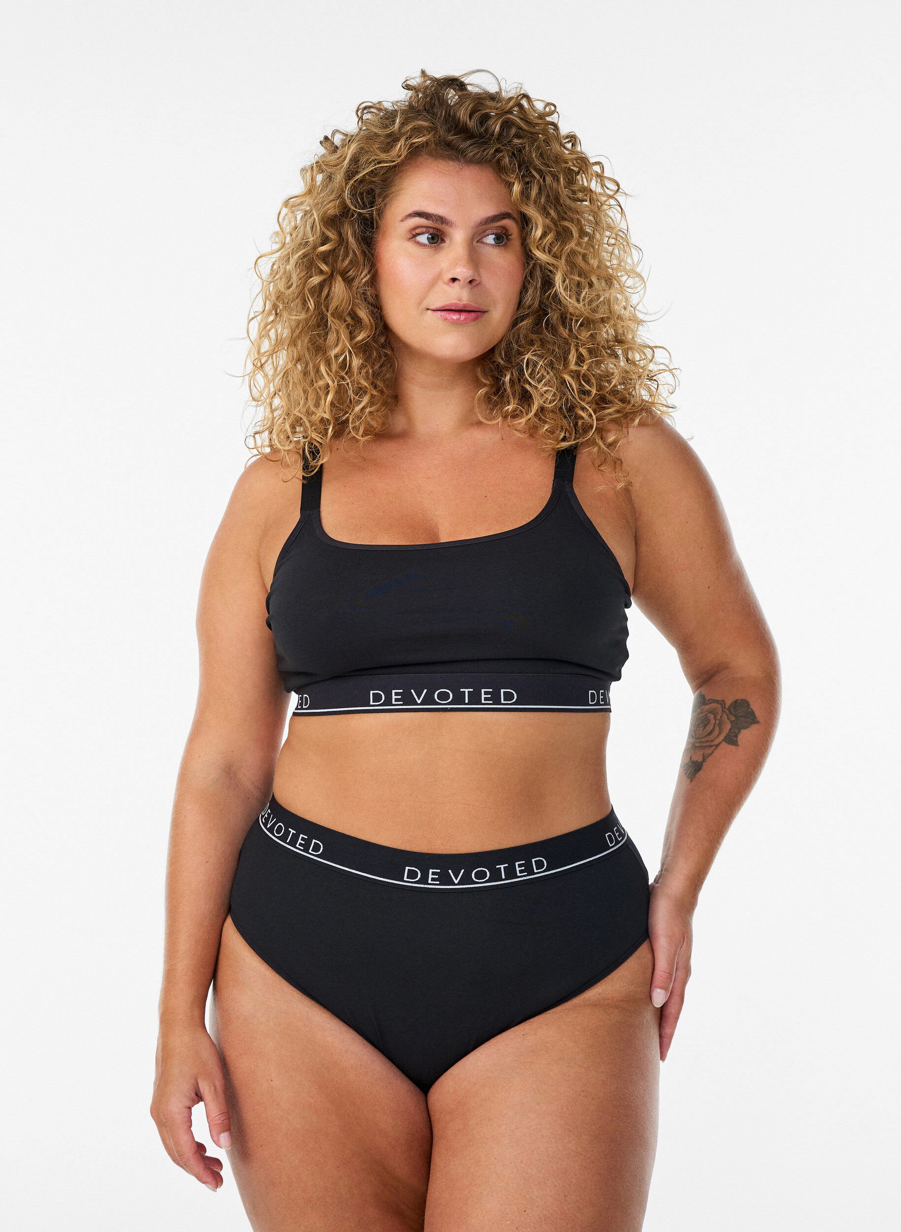 Zizzi BH-topp i bomull med justerbara band, Svart, Model image number 1