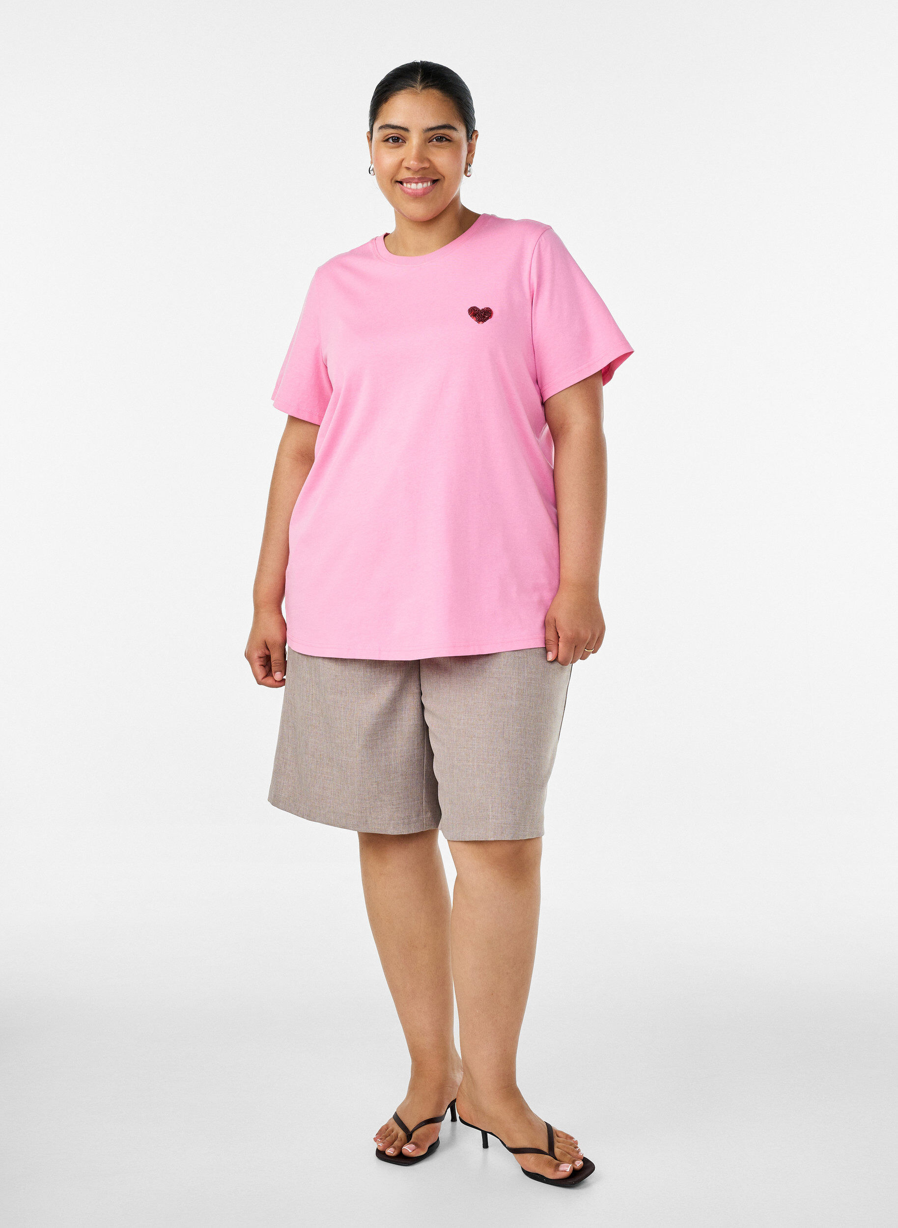 ZizziT-shirt med paljetthj&auml;rta och f&auml;rgglatt tryck p&aring; ryggen, Rosa, Model image number 1