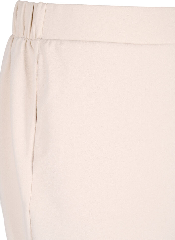 L&ouml;st sittande shorts med fickor, Beige, Packshot image number 2