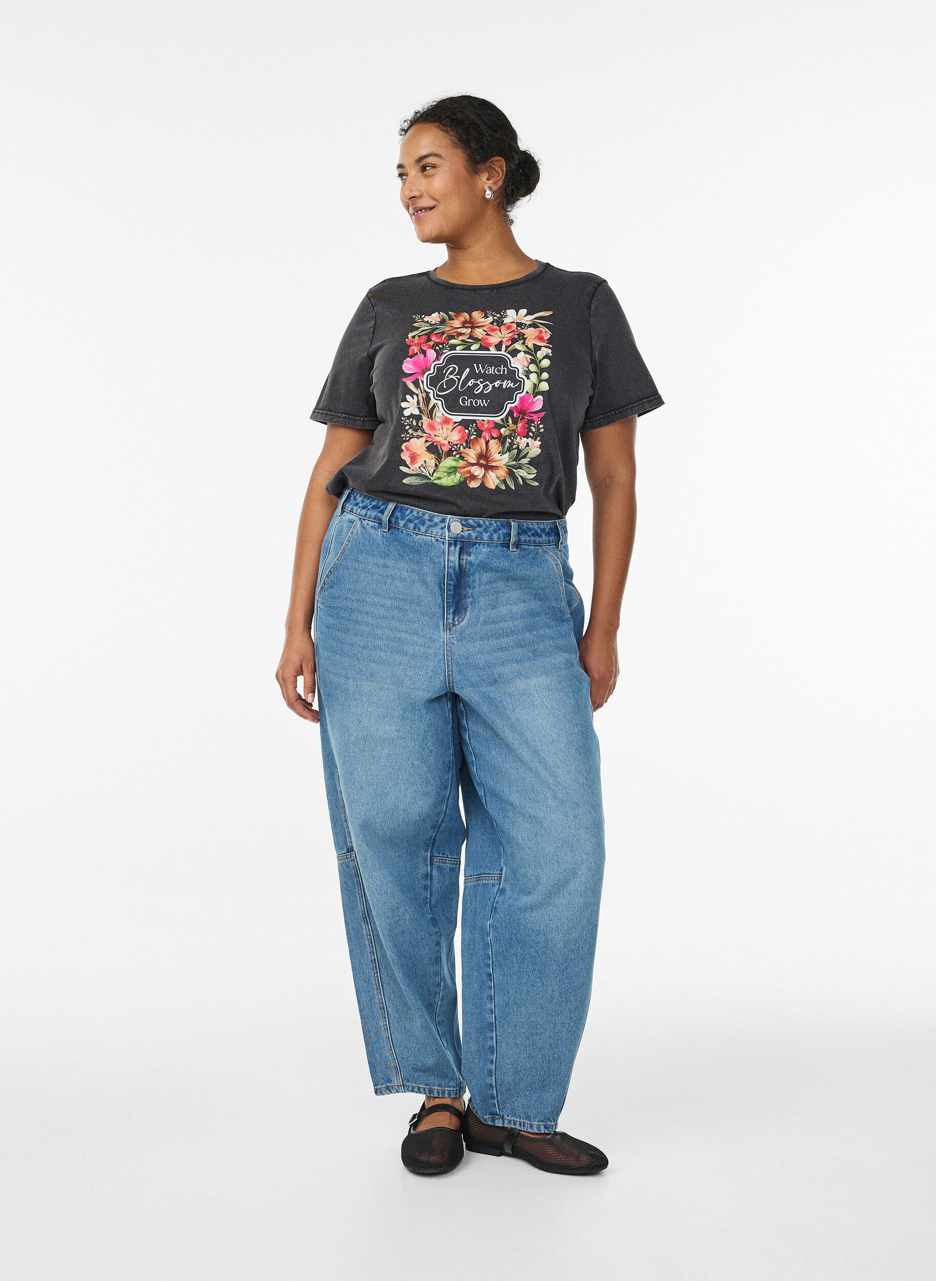 Zizzi T-shirt i ekologisk bomull med tryck, Gr&aring;, Model image number 1