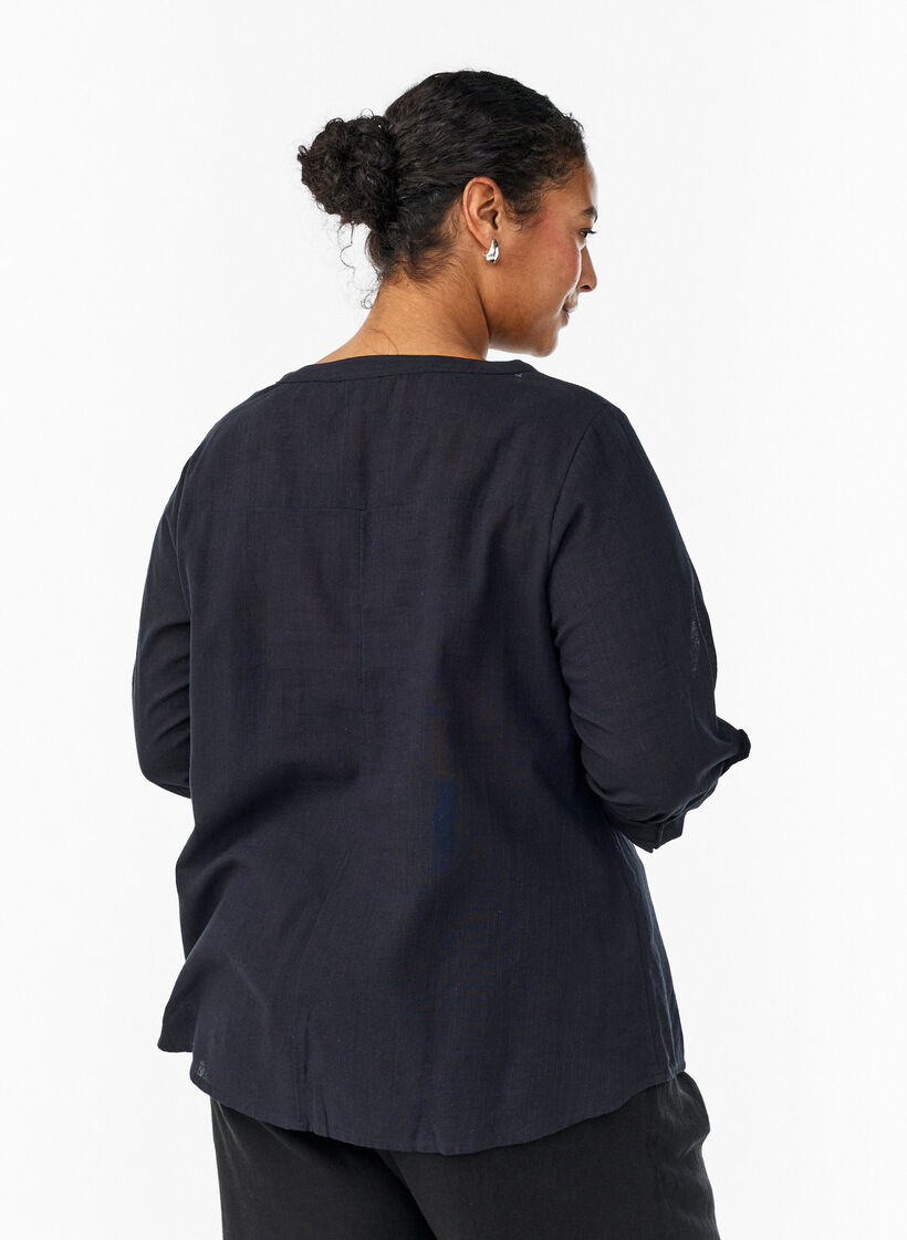 Skjortblus i bomull med v-ringning, Svart, Model image number 2