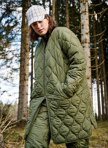 Lång quiltad jacka med fickor och dragkedja, Winter Moss, Image image number 0
