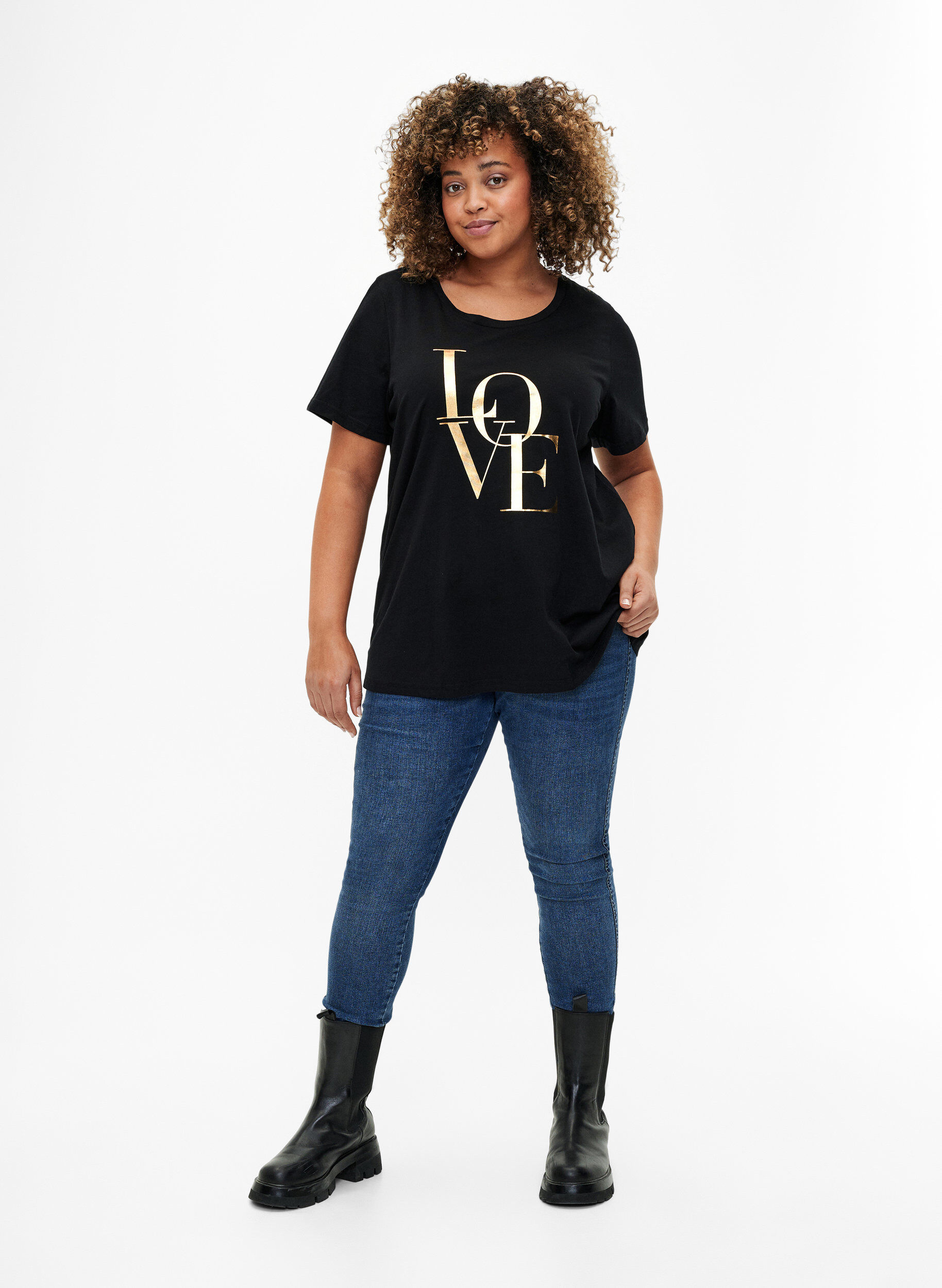 Zizzi T-shirt i bomull med guldf&auml;rgad text, Black w. Gold Love, Model image number 2