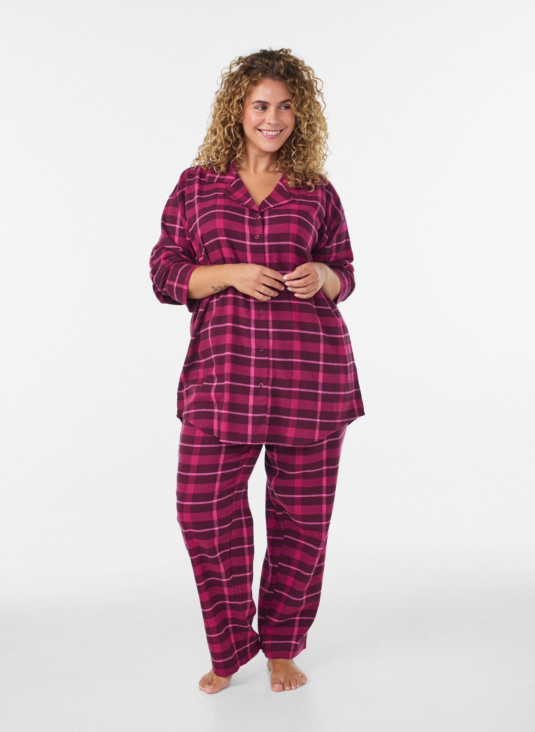 ZizziRutig pyjamasskjorta i bomull med l&aring;nga &auml;rmar, R&ouml;d, Model image number 1