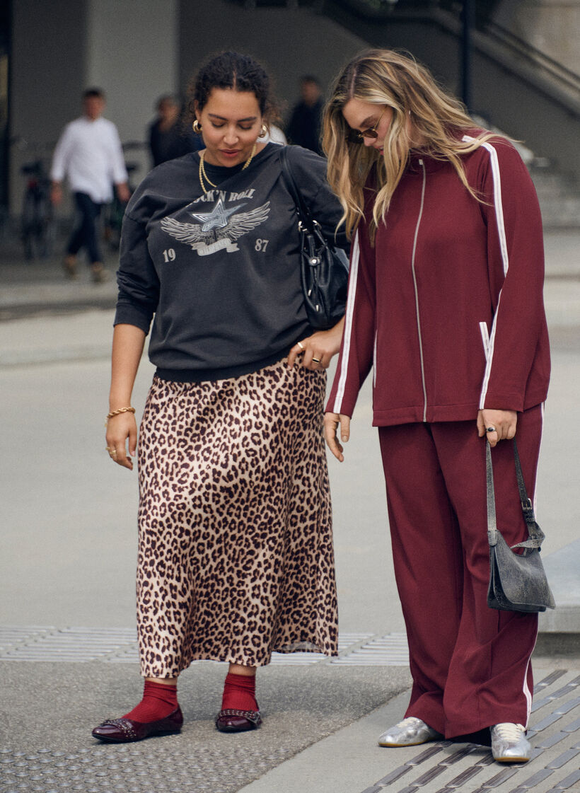 Midikjol i satin, Brun, Image image number 0
