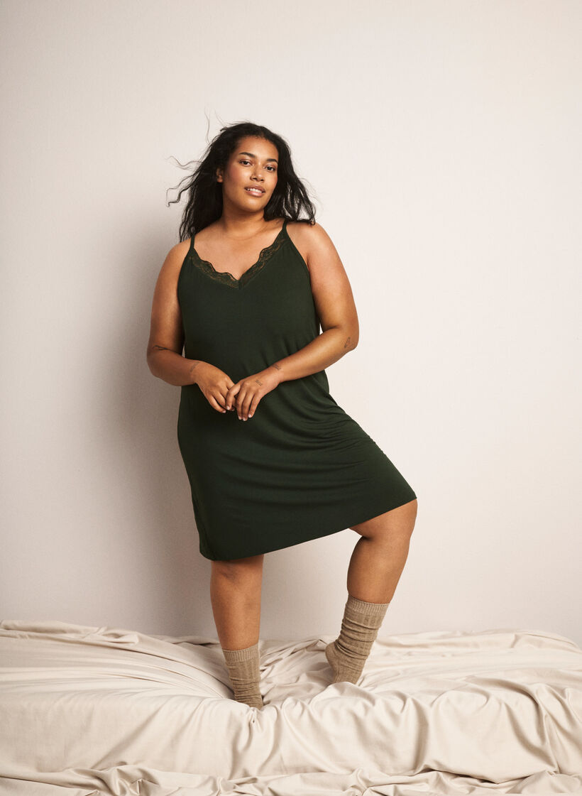 Nattlinne i viskos med spetskant, Gr&ouml;n, Image image number 0