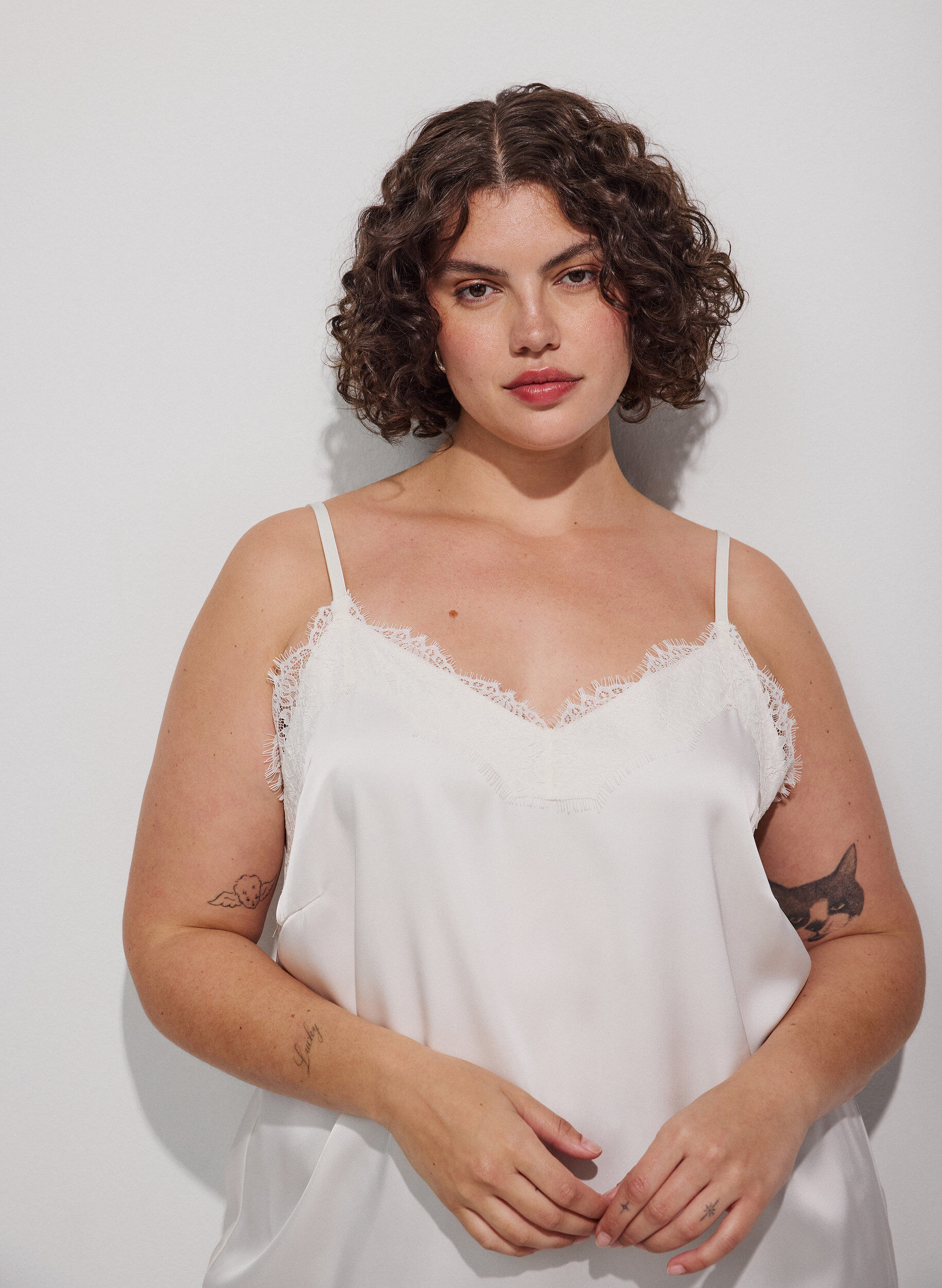 ZizziLinne med spets och asymmetrisk nederkant, Vanilla, Model image number 3