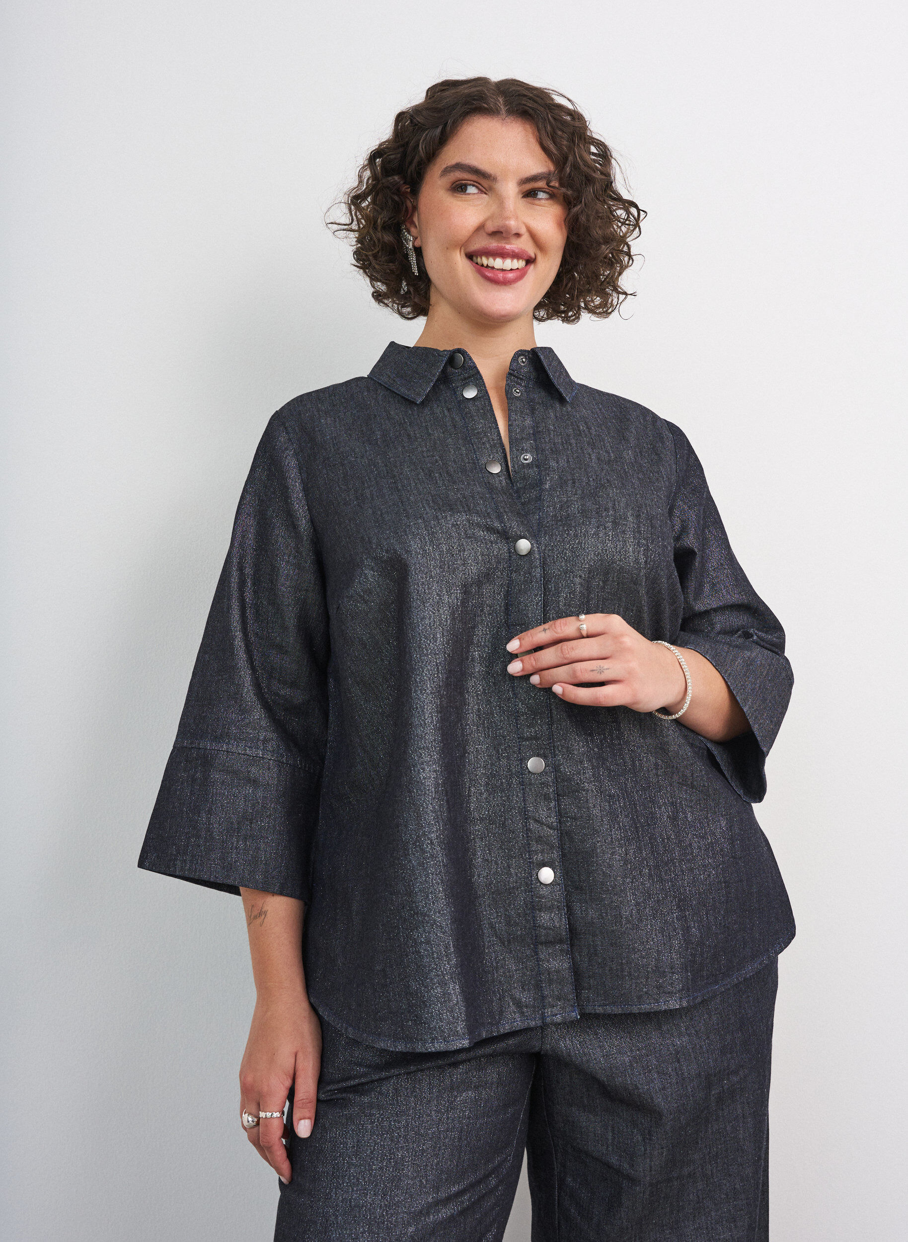 ZizziJeansskjorta med glittertr&aring;d och 3/4-&auml;rmar, Gr&aring;, Model image number 0