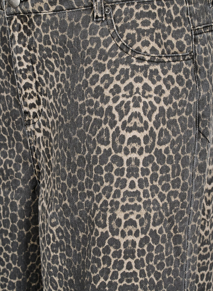 Leopardm&ouml;nstrade jeansshorts i bermuda-modell, Brun, Packshot image number 2