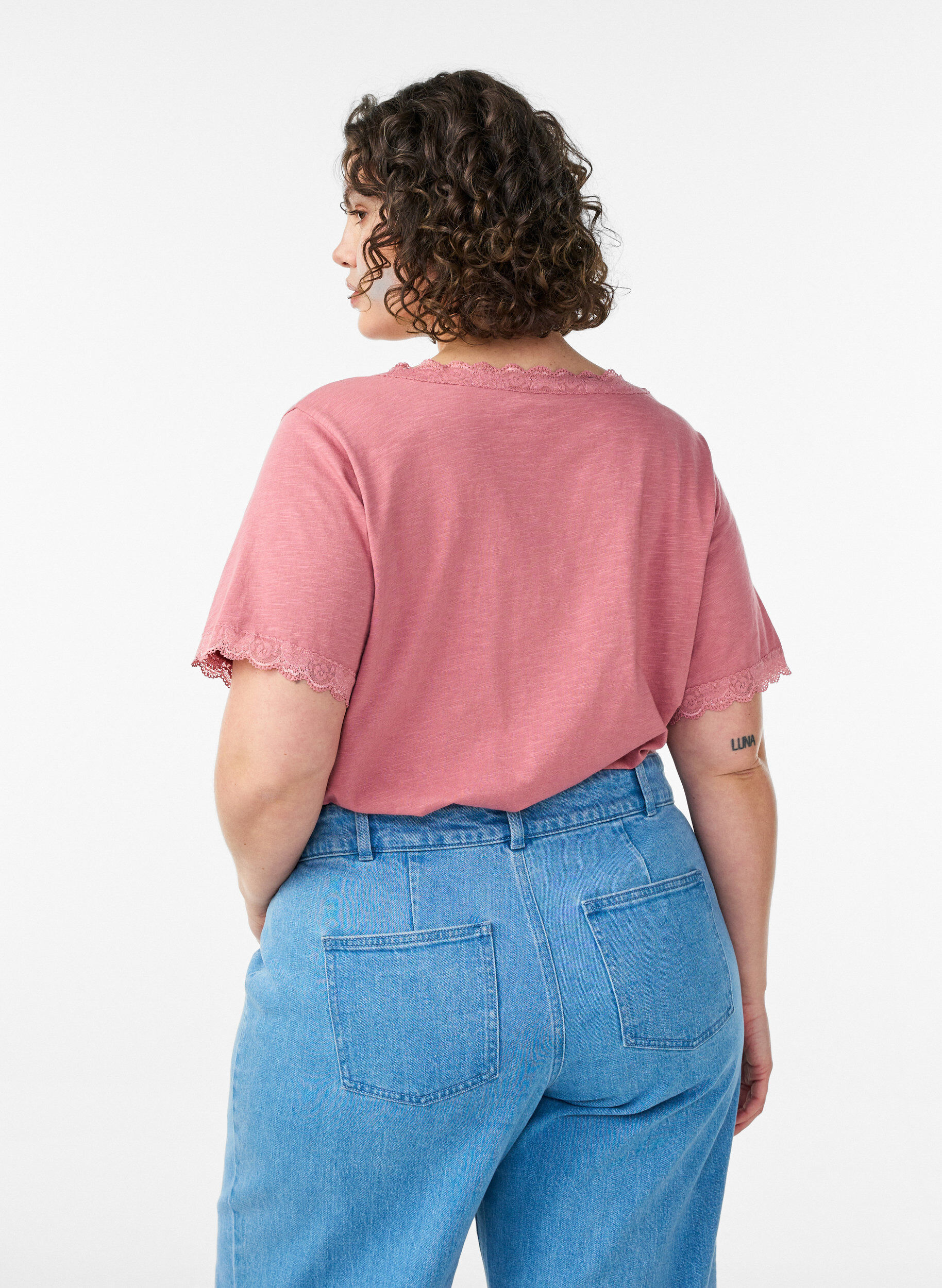 Zizzi T-shirt med spetskant, Rosa, Model image number 2
