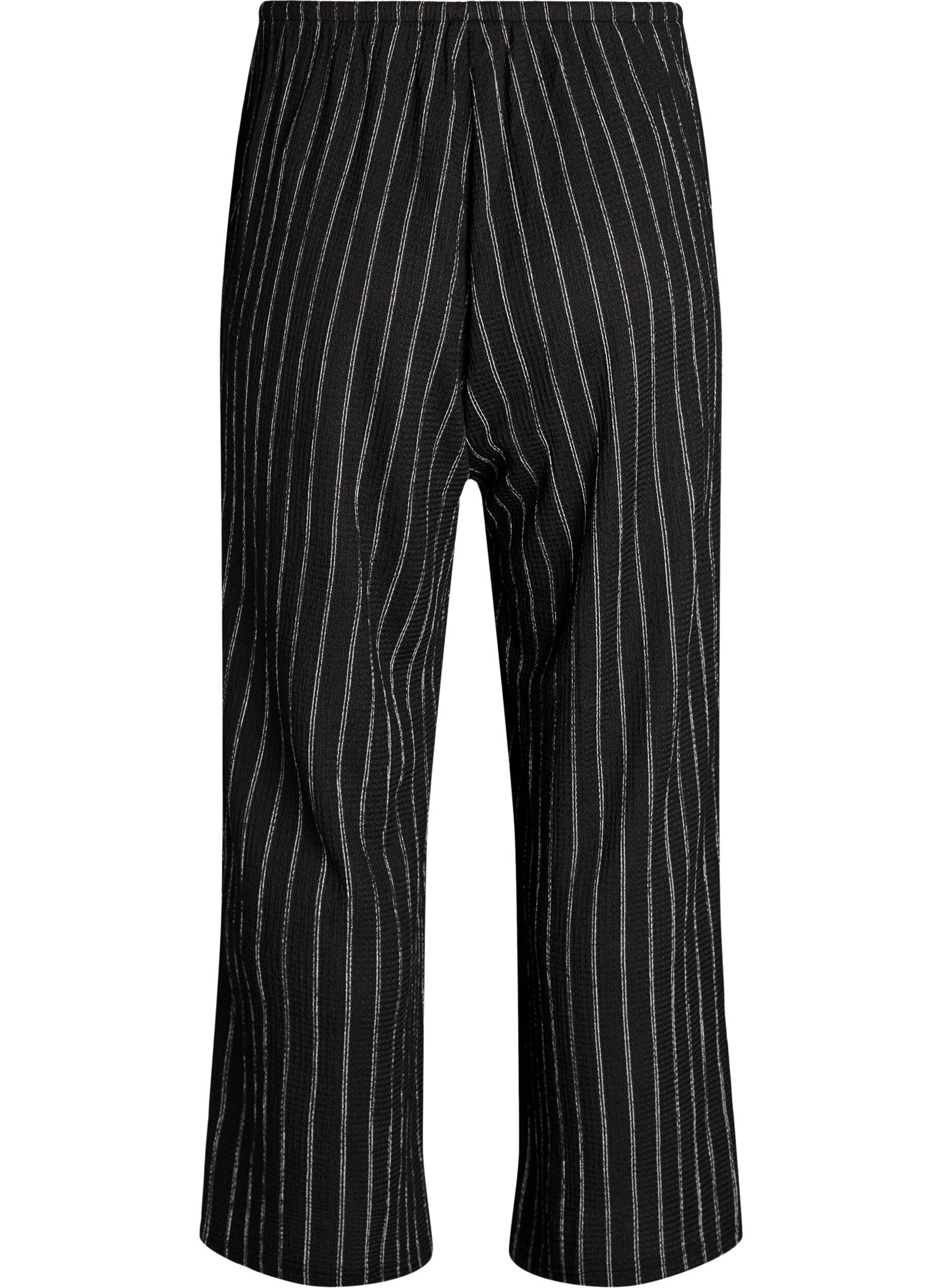 Zizzi Byxor med vida ben i ett l&auml;tt tyg med textur, Svart, Packshot image number 1