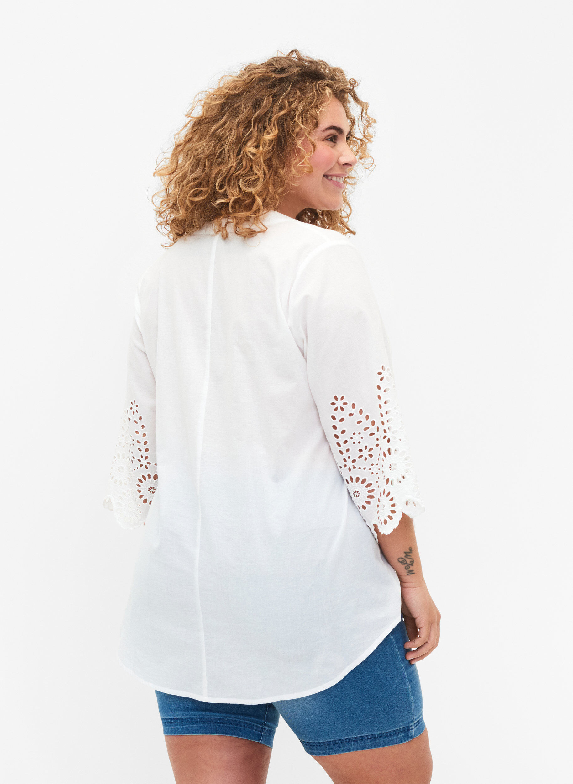 Zizzi Skjortblus med broderie anglaise och 3/4-&auml;rmar, Bright White, Model image number 1