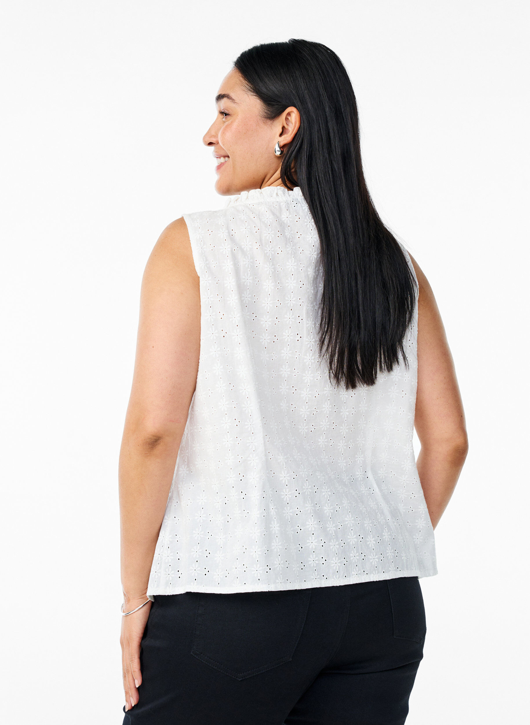 Zizzi&Auml;rml&ouml;s blus med broderie anglaise och volanger, Vanilla, Model image number 2