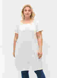 Kortärmad klänning i bomull, Bright White, Model