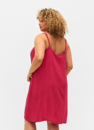 Enfärgad slipklänning i viskos, Bright Rose, Model image number 1