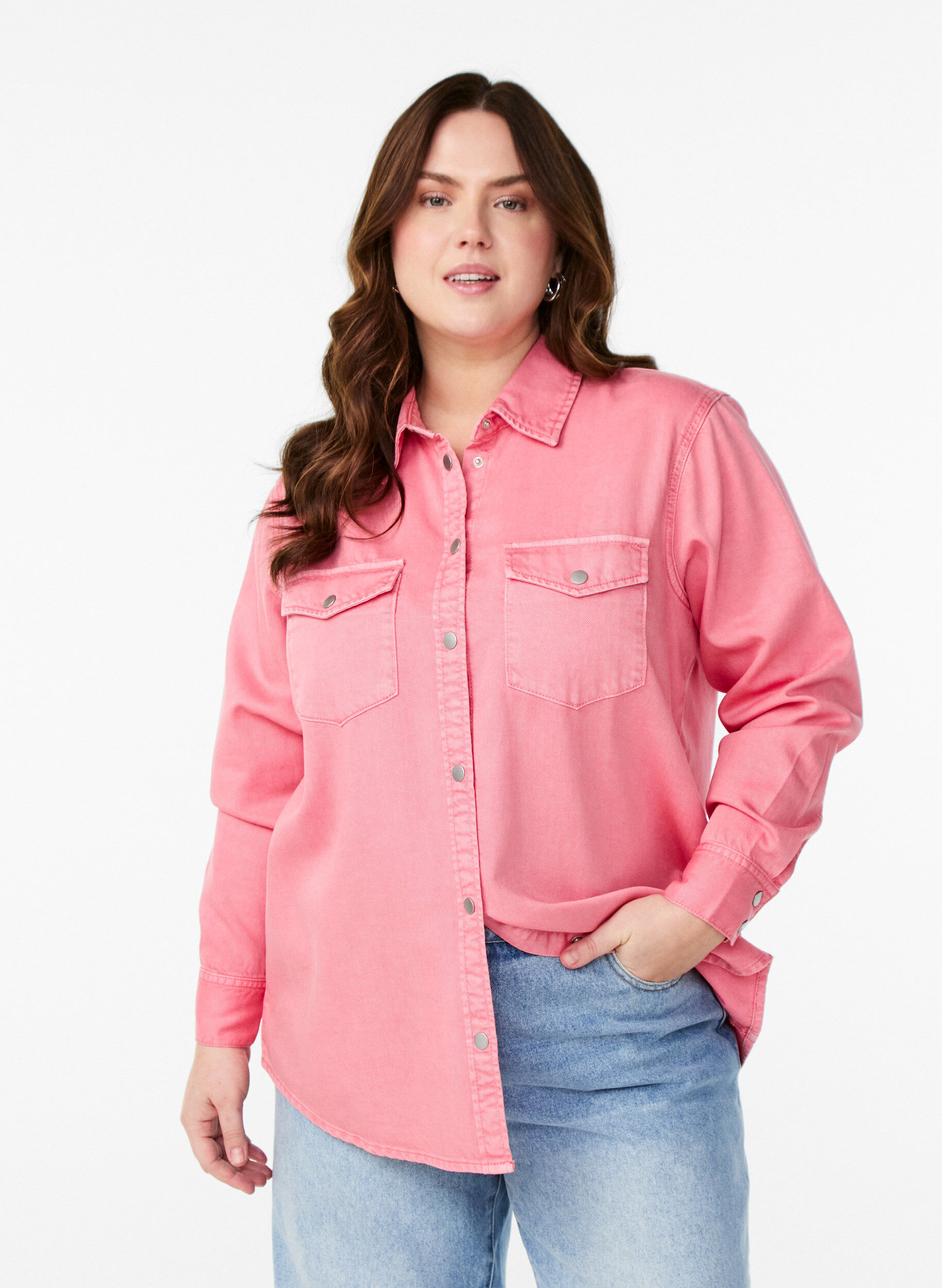 Zizzi Denimskjorta med br&ouml;stfickor, Rosa, Model image number 3