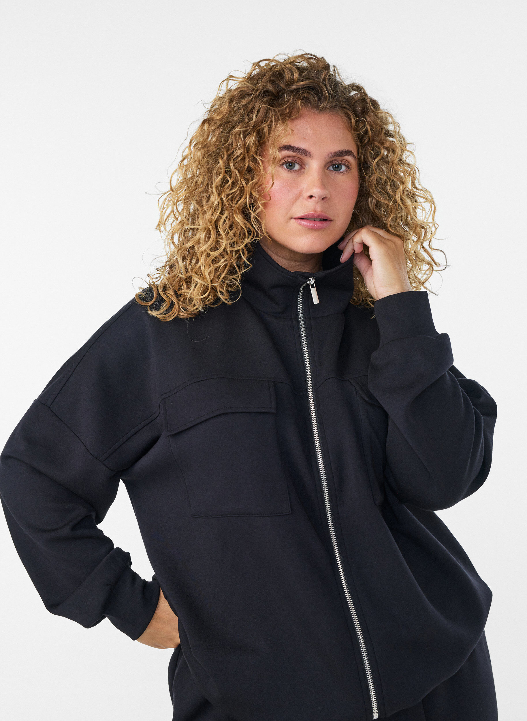 ZizziKofta i jersey med dragkedja och h&ouml;g krage, Svart, Model image number 3