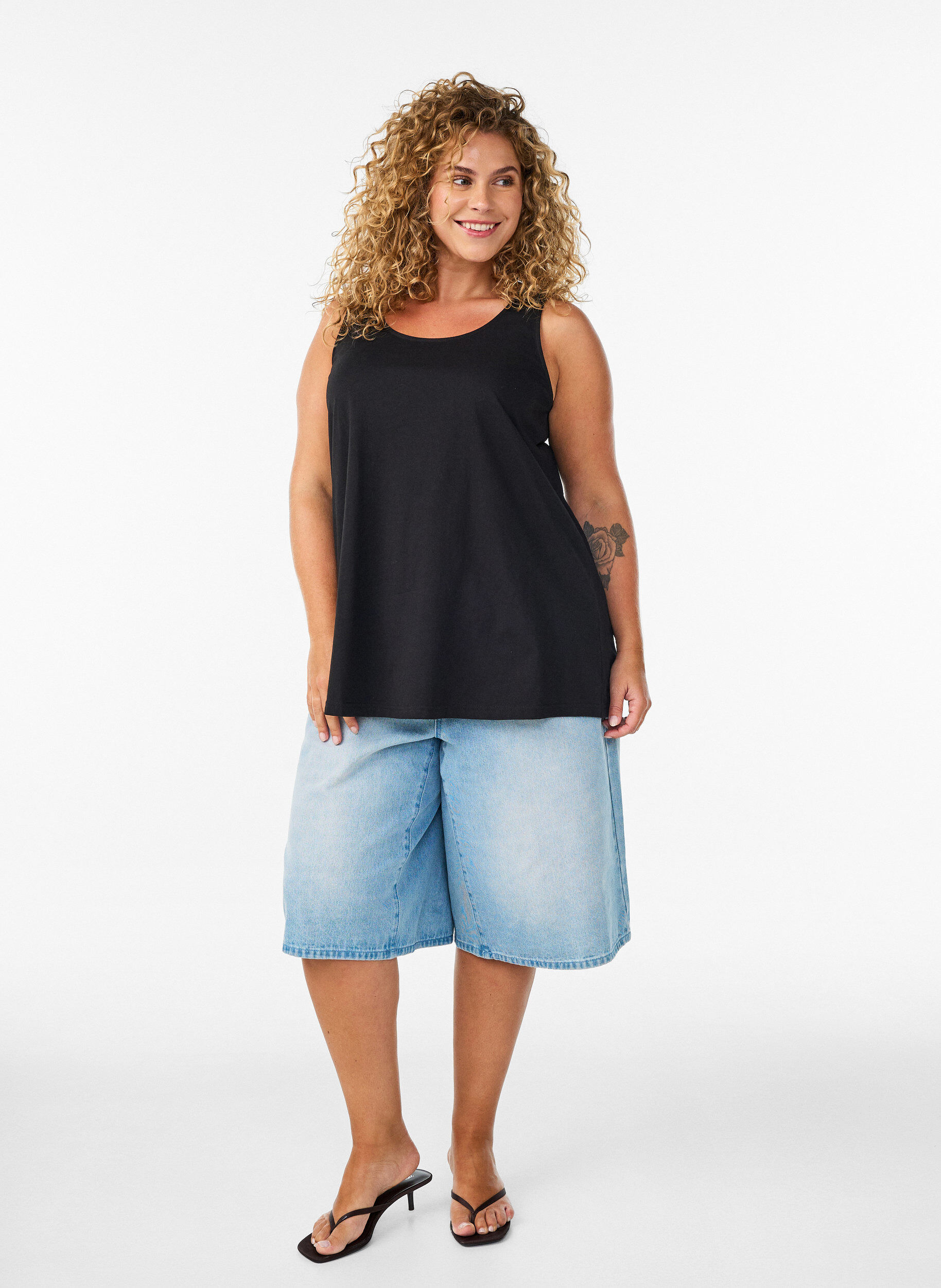 ZizziBomullstopp med a-linjeform, Svart, Model image number 1