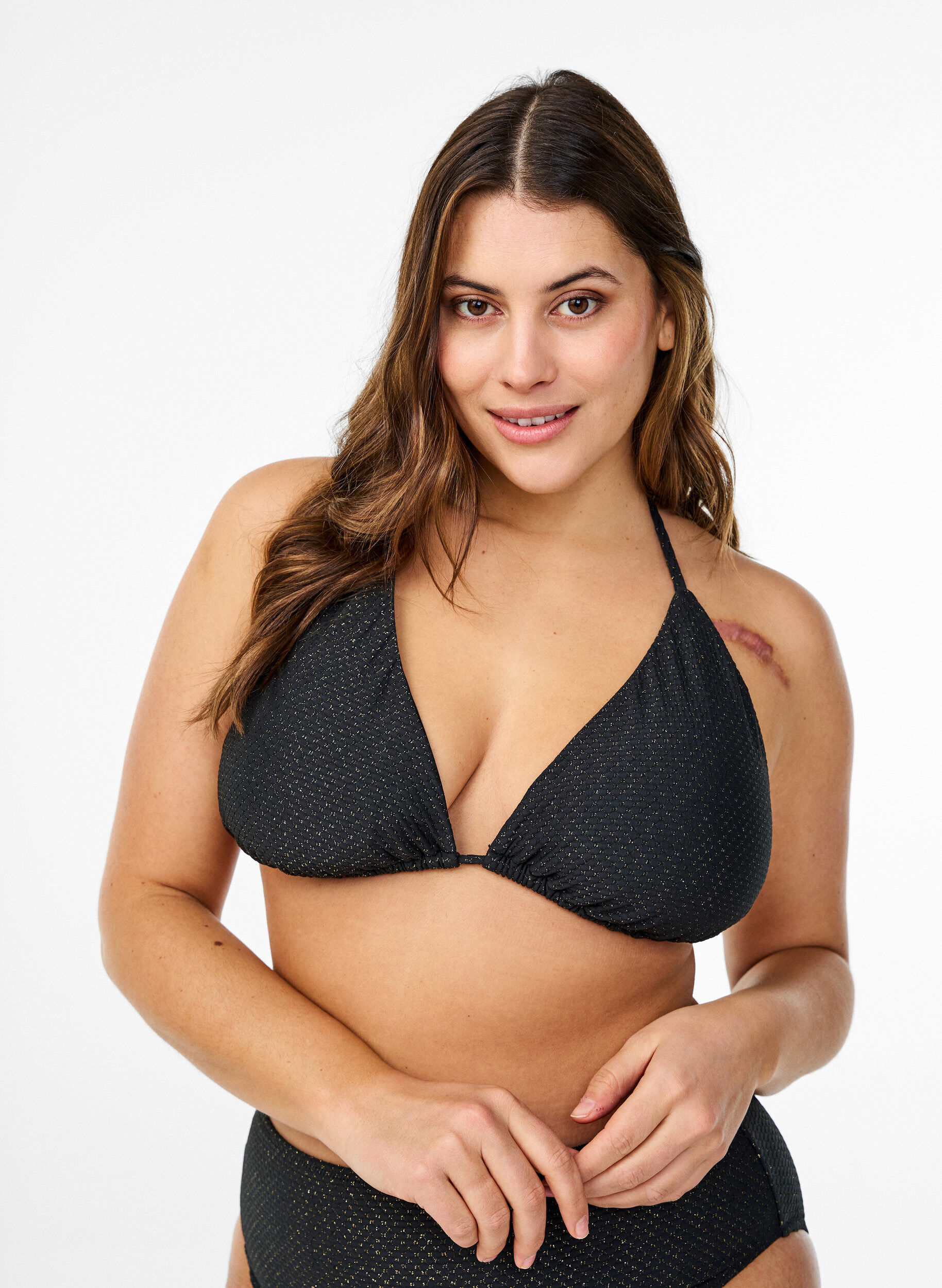 Triangelbikinitopp med glitter, Svart, Model