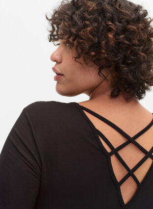 Kortärmad viskosklänning med detalj på ryggen, Black, Model image number 3
