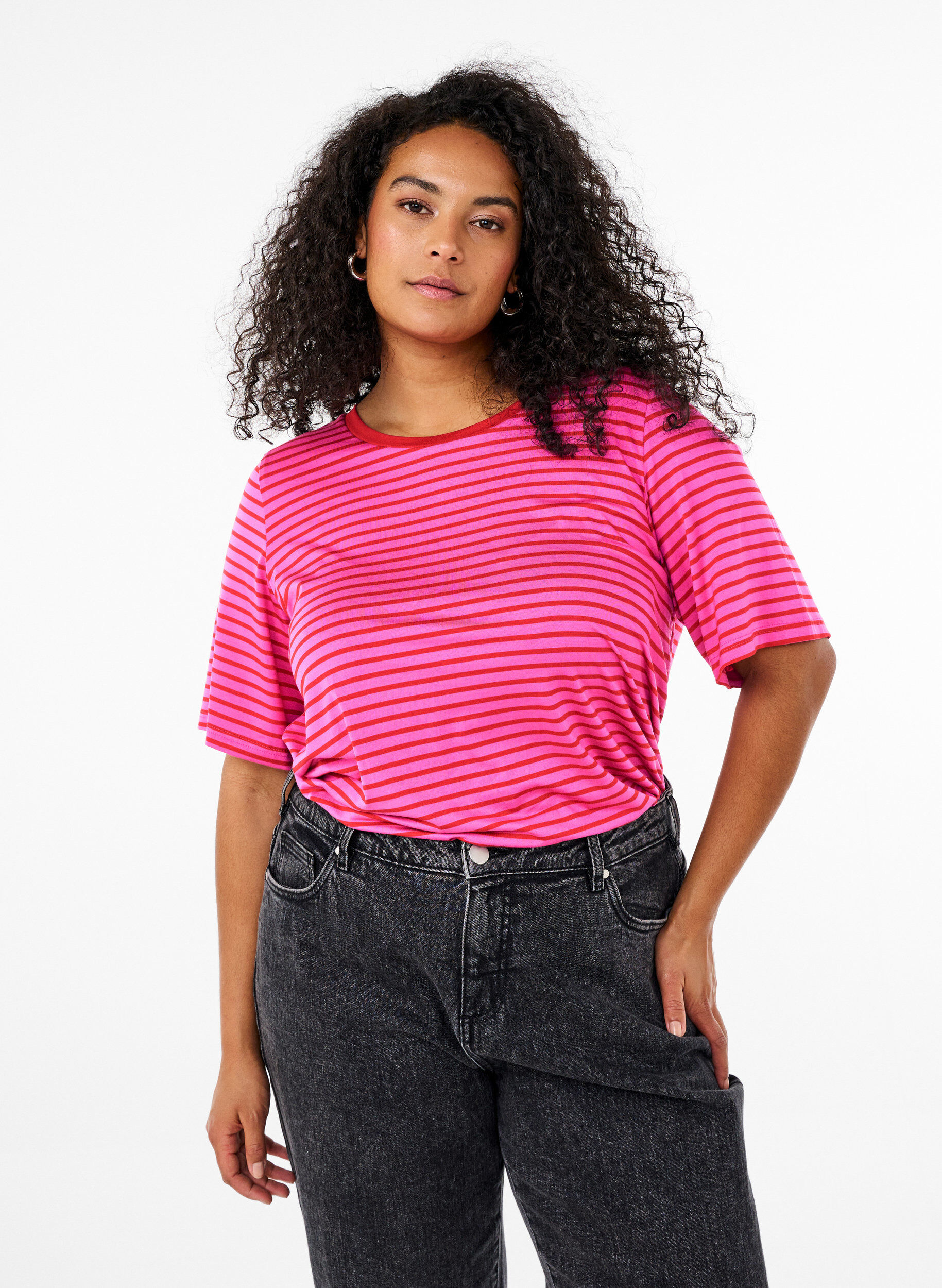 Zizzi T-shirt med TENCEL&trade; Lyocell och r&auml;nder, Rosa, Model image number 0